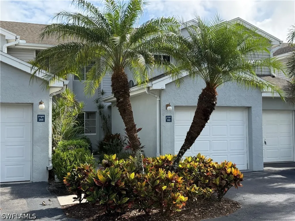 2571 Citrus Lake Drive Naples FL 34109