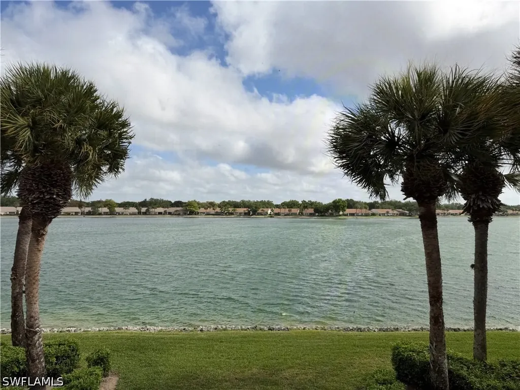 2571 Citrus Lake Drive Naples FL 34109