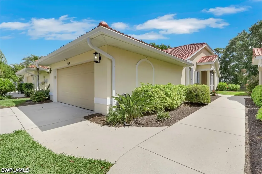 Naples FL, 7081 Lone Oak Boulevard