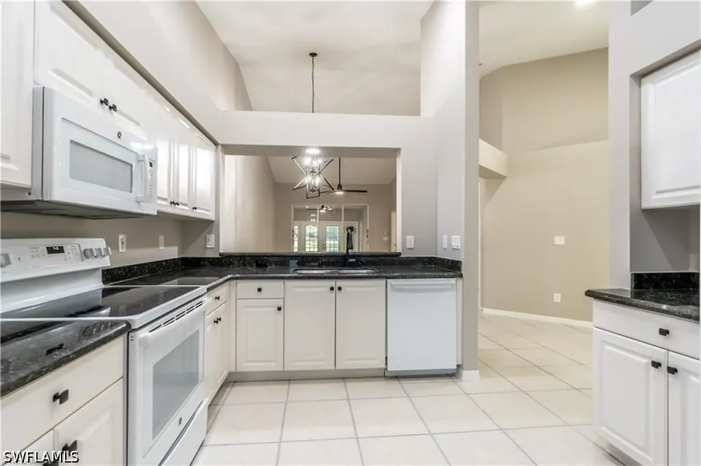 1704 Royal Circle Naples FL 34112