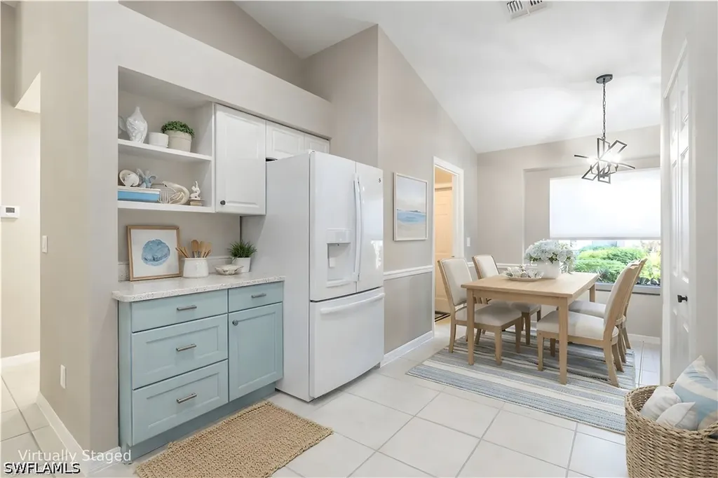 1704 Royal Circle Naples FL 34112