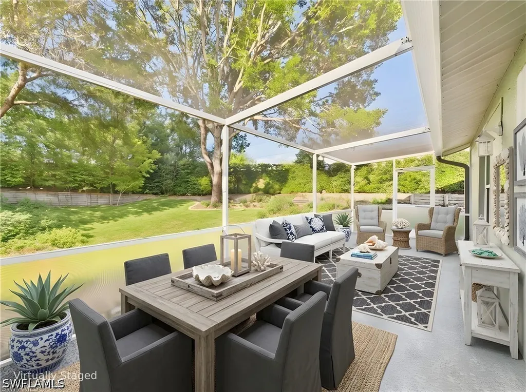 1704 Royal Circle Naples FL 34112