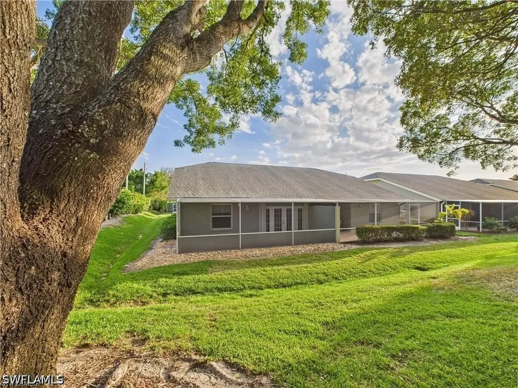 1704 Royal Circle Naples FL 34112