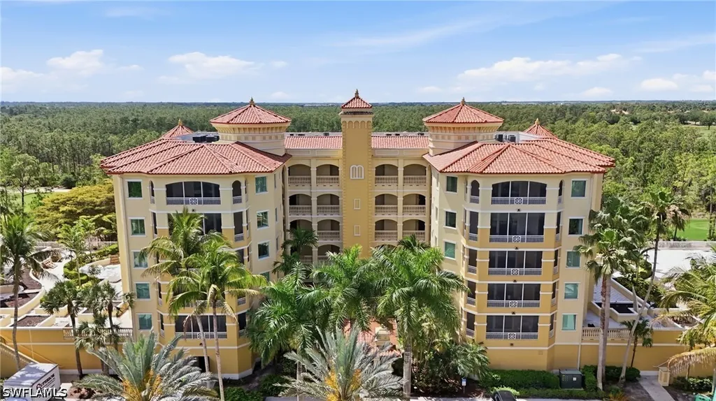 2738 Tiburon Boulevard E Naples FL 34109