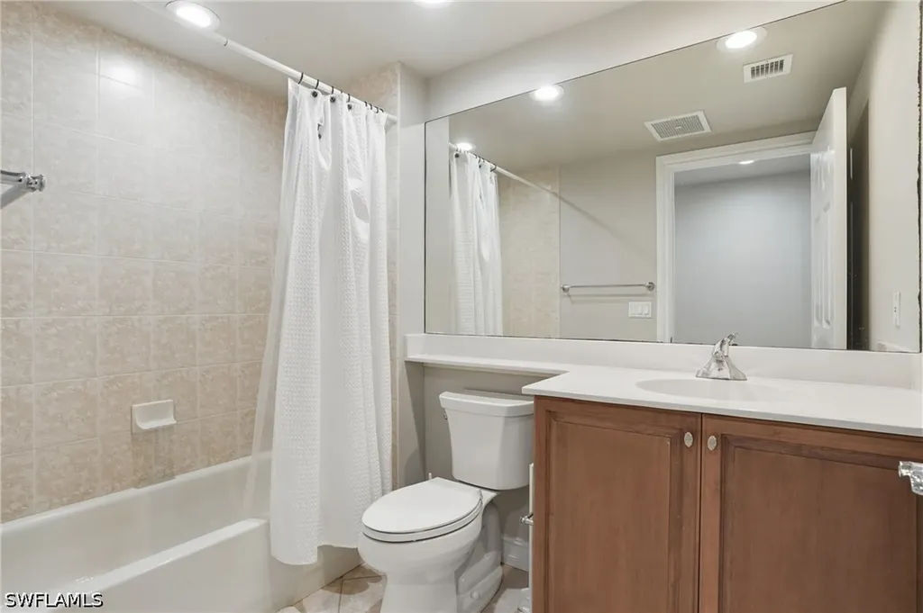 2738 Tiburon Boulevard E Naples FL 34109