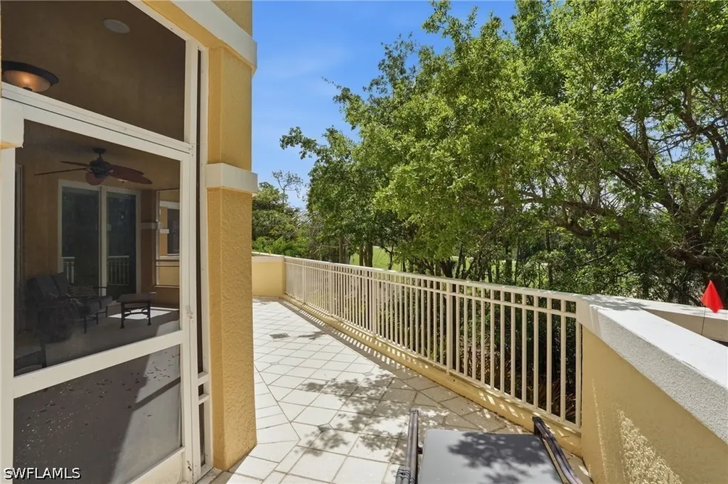 2738 Tiburon Boulevard E Naples FL 34109