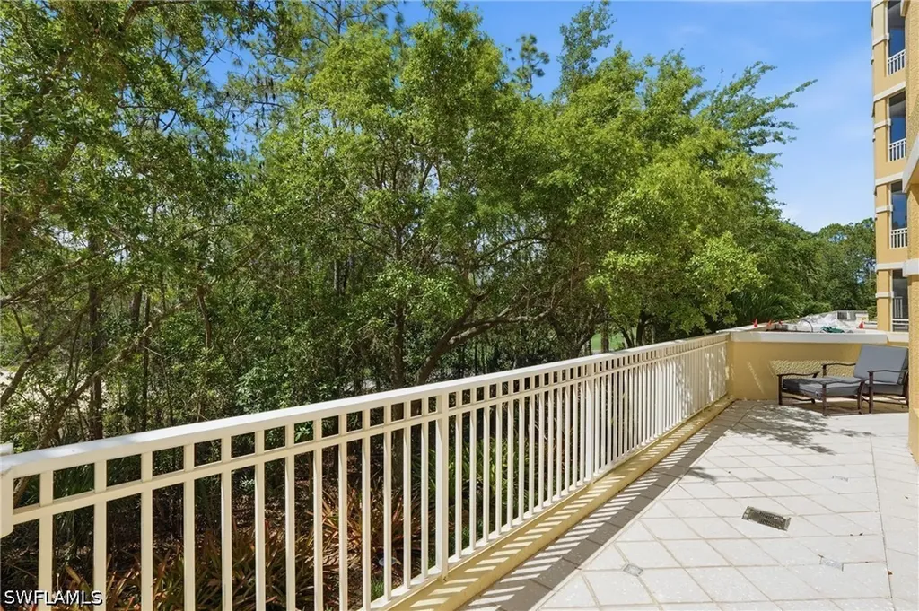 2738 Tiburon Boulevard E Naples FL 34109