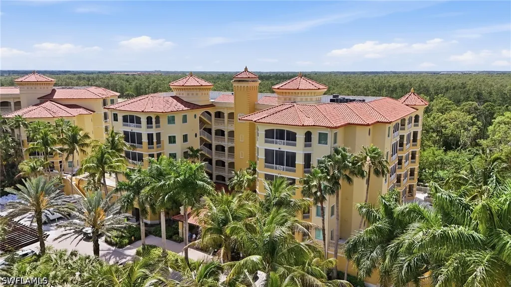 2738 Tiburon Boulevard E Naples FL 34109