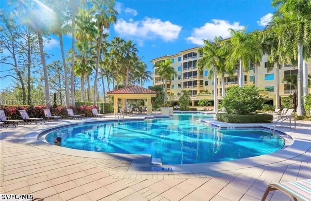 2738 Tiburon Boulevard E Naples FL 34109