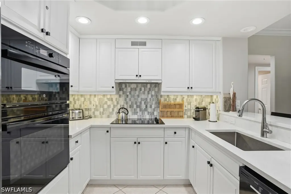 2738 Tiburon Boulevard E Naples FL 34109