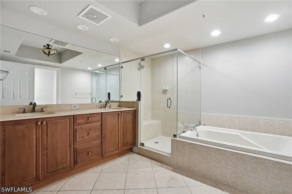 2738 Tiburon Boulevard E Naples FL 34109