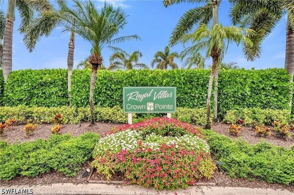 1704 Royal Circle Naples FL 34112