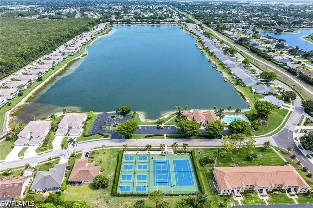 1704 Royal Circle Naples FL 34112