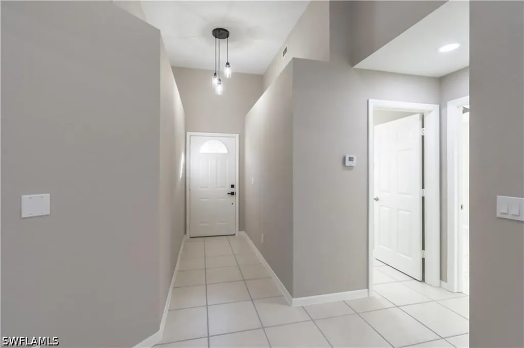 1704 Royal Circle Naples FL 34112