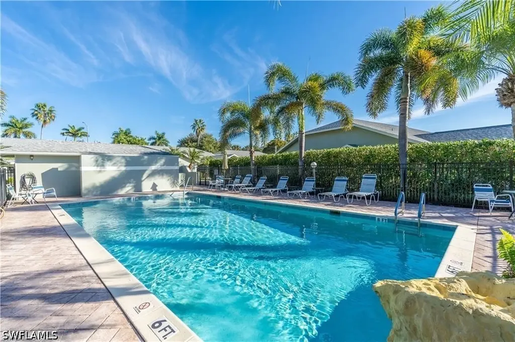 1704 Royal Circle Naples FL 34112