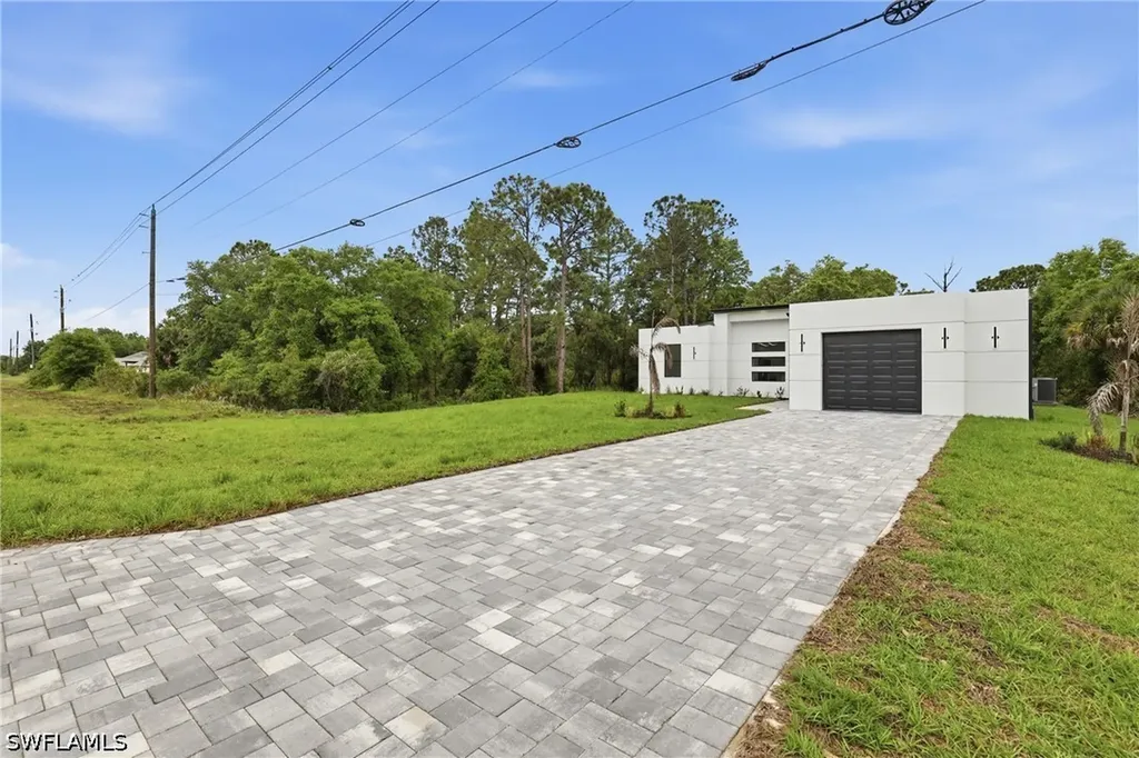 669 Windermere Drive Lehigh Acres FL 33972