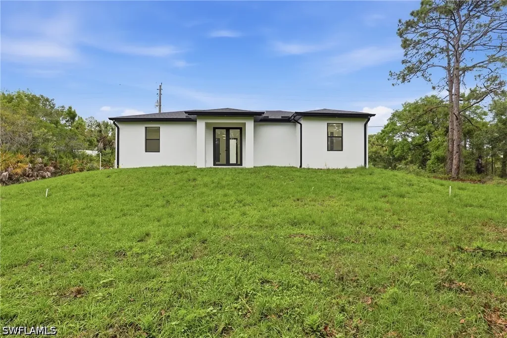 669 Windermere Drive Lehigh Acres FL 33972