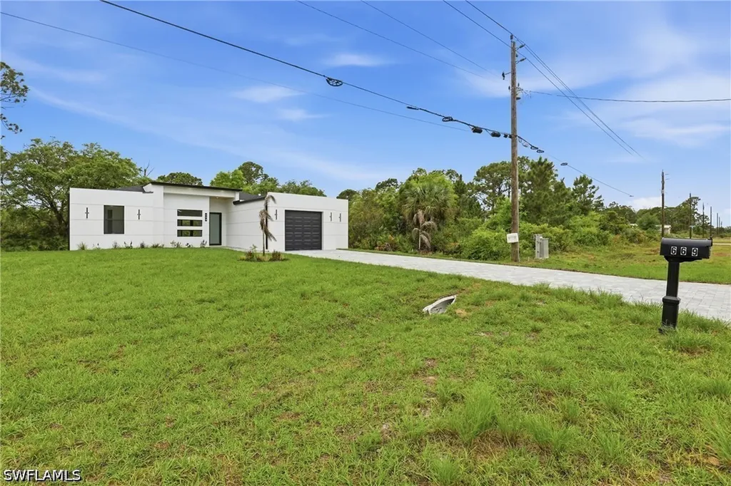 669 Windermere Drive Lehigh Acres FL 33972