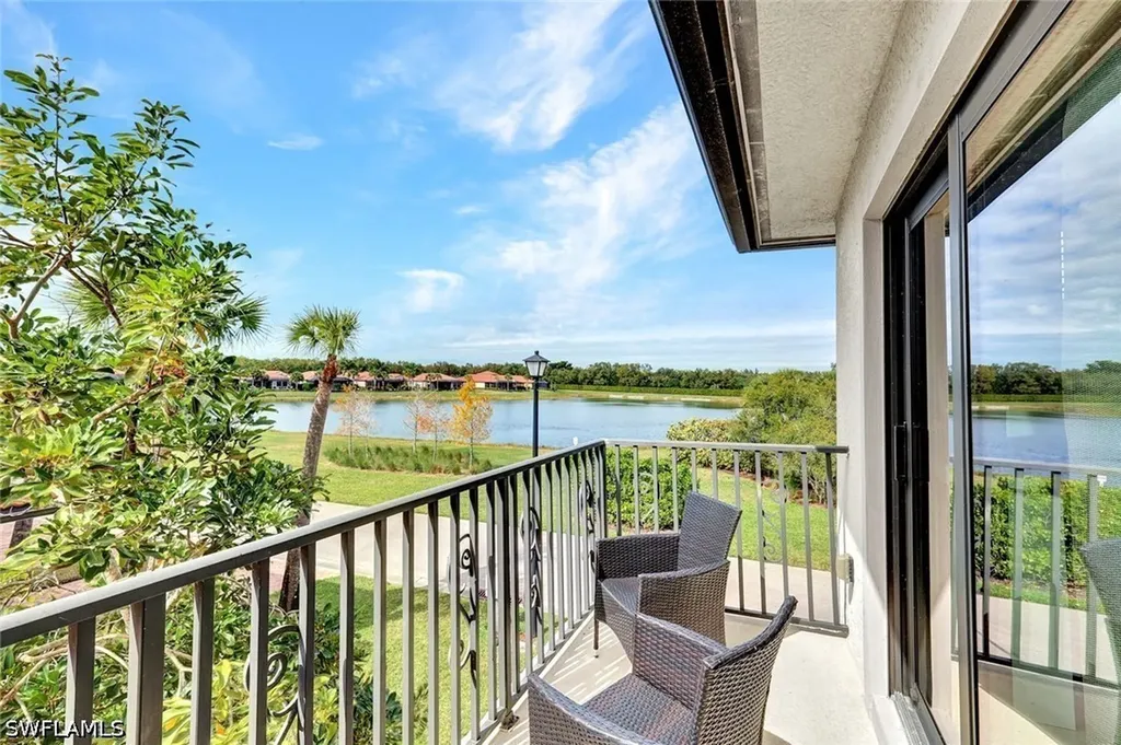 1439 Santiago Circle Naples FL 34113