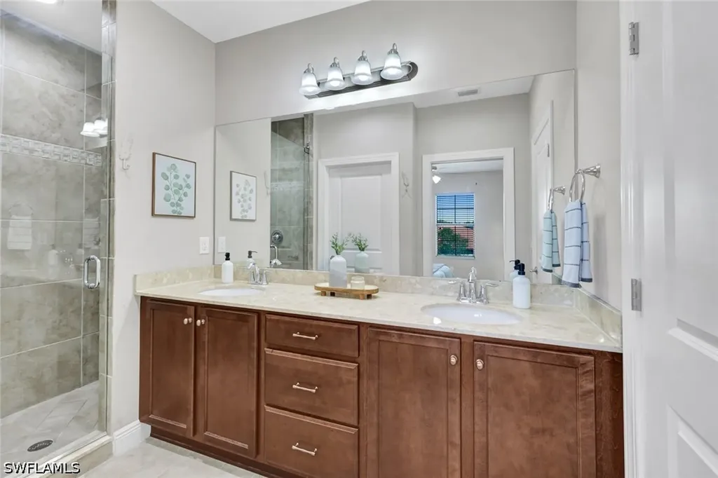 1439 Santiago Circle Naples FL 34113