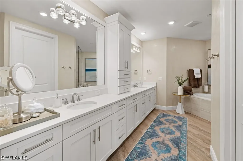 16351 Viansa Way Naples FL 34110