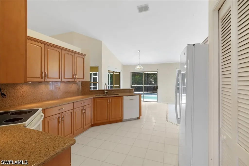 2053 E Crown Pointe Boulevard Naples FL 34112