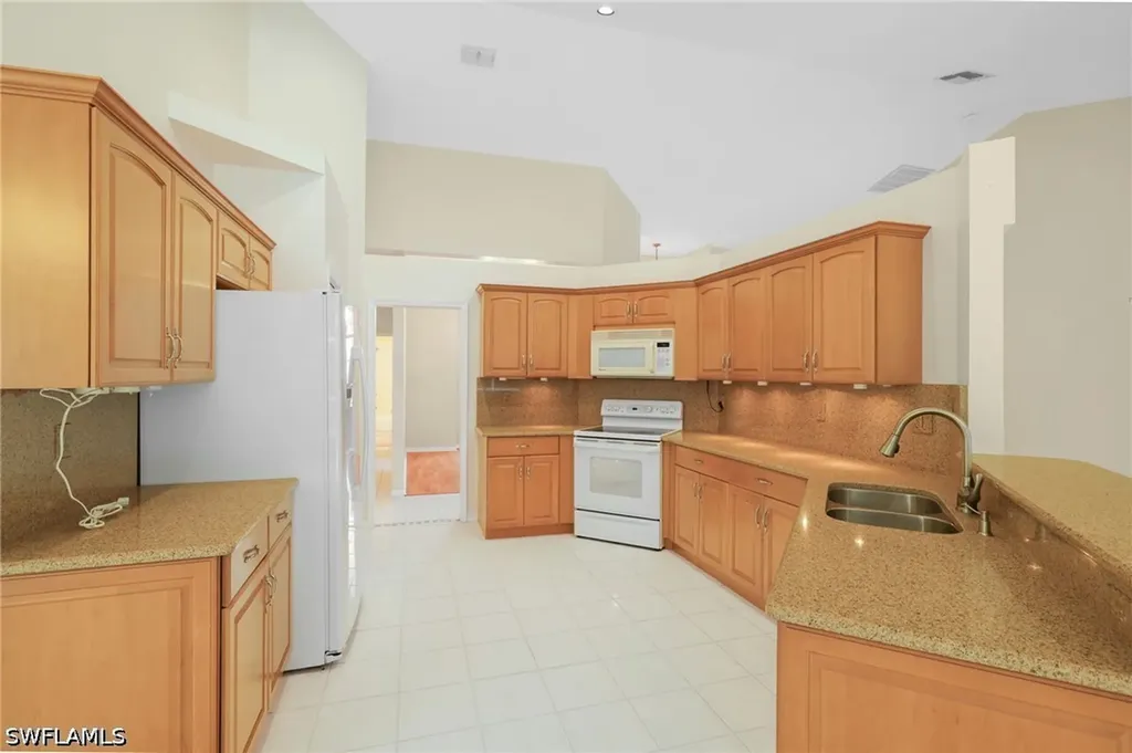 2053 E Crown Pointe Boulevard Naples FL 34112