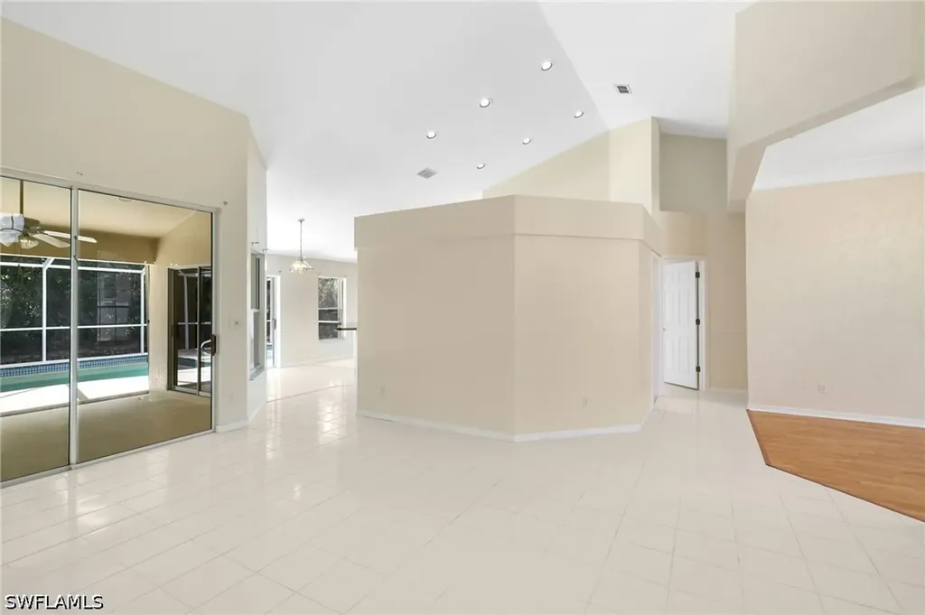 2053 E Crown Pointe Boulevard Naples FL 34112