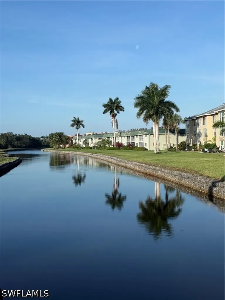 200 Valley Stream Drive Naples FL 34113