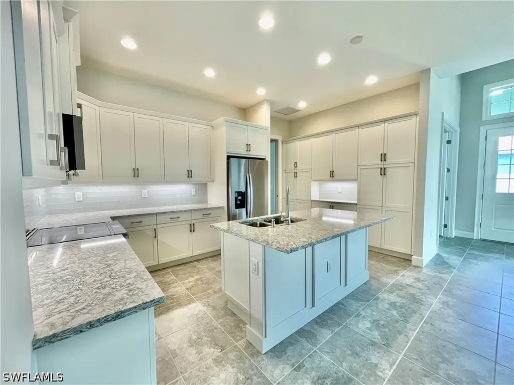 6361 Arriba Avenue Naples FL 34113