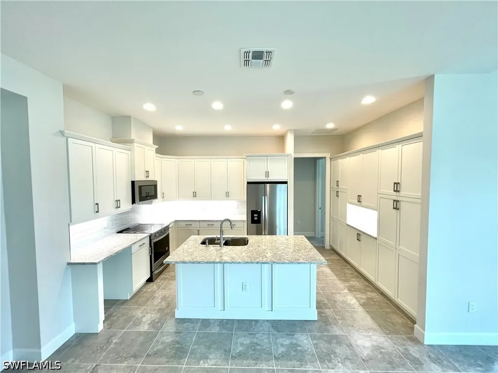 6361 Arriba Avenue Naples FL 34113