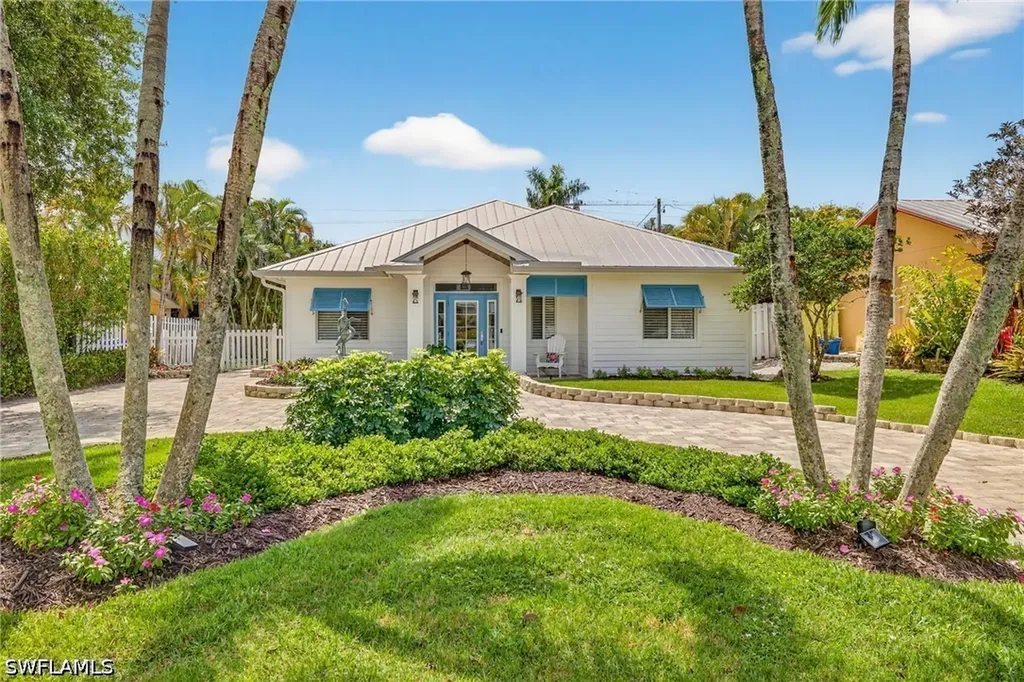 740 5th Avenue N Naples FL 34102