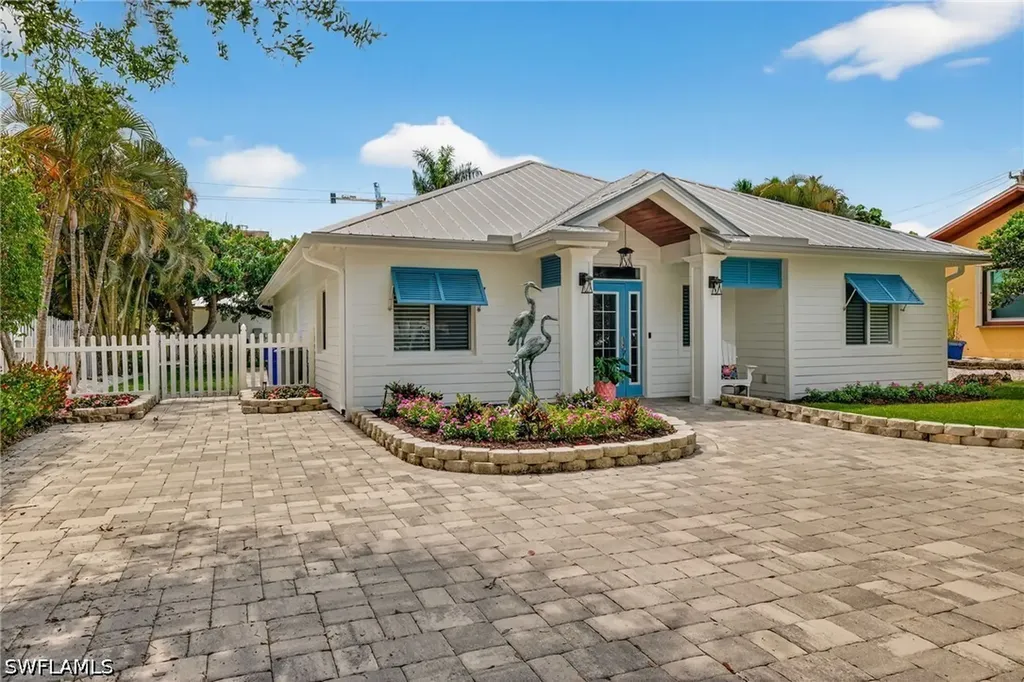 740 5th Avenue N Naples FL 34102