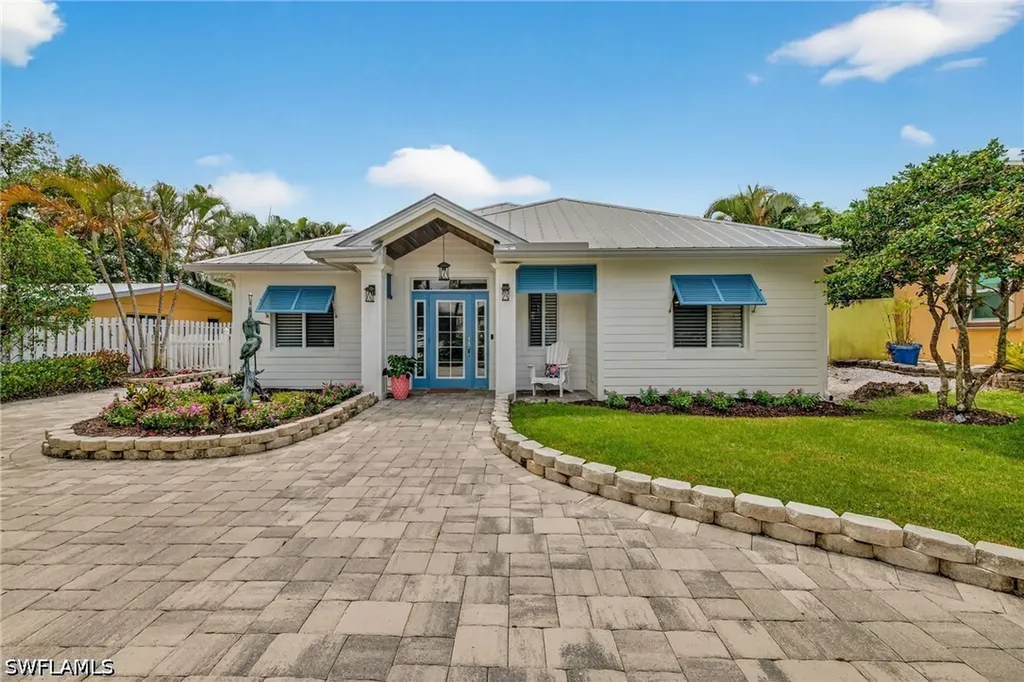 740 5th Avenue N Naples FL 34102