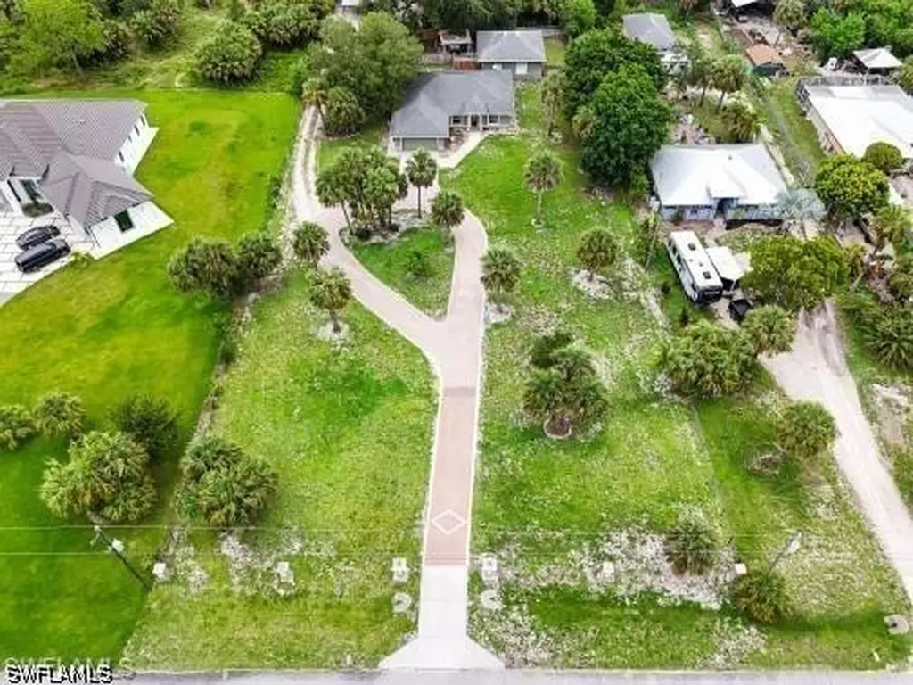 141 18th Avenue NE Naples FL 34120