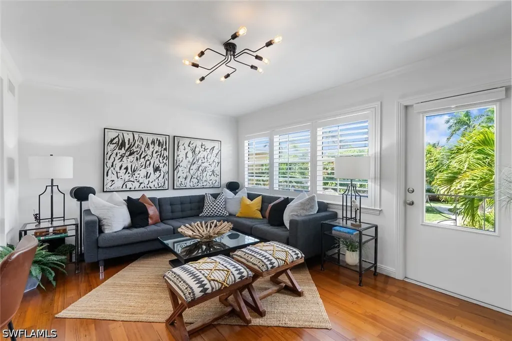 Naples FL, 221 8TH Avenue S, Unit 221B