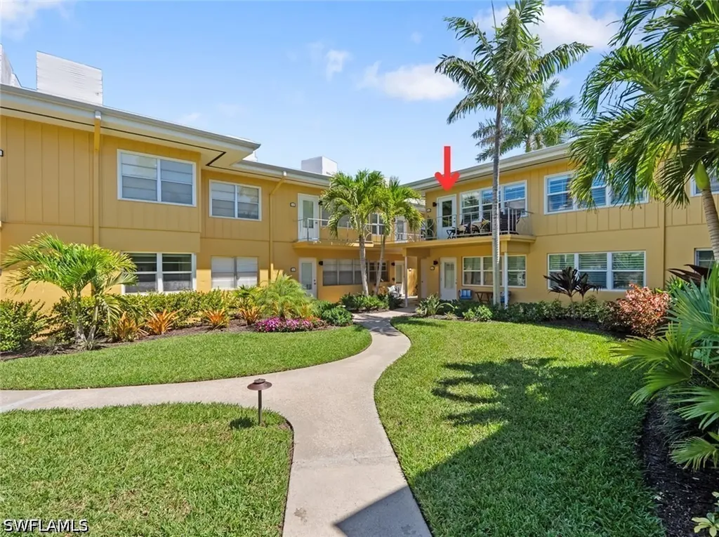 221 8th Avenue S Naples FL 34102