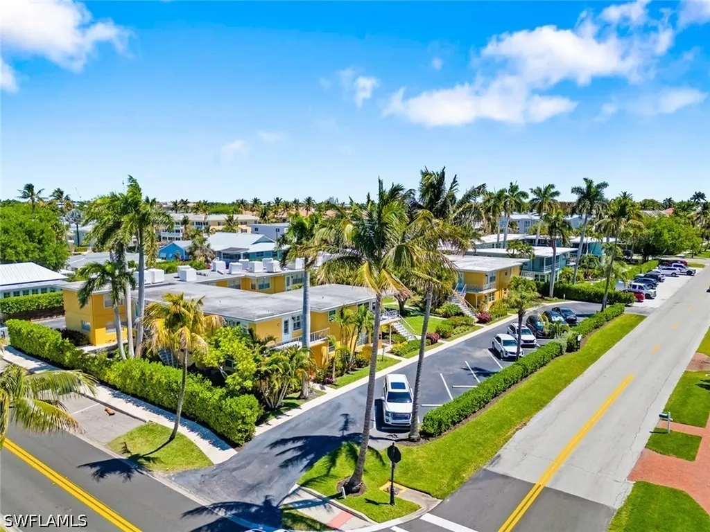 221 8th Avenue S Naples FL 34102