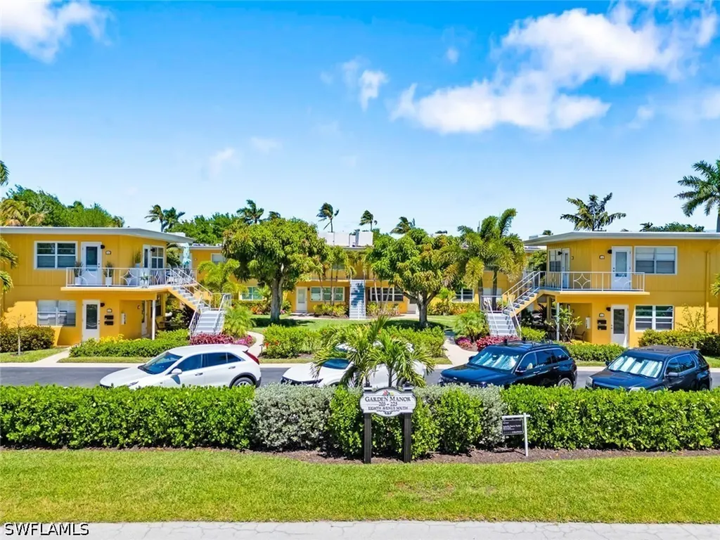 221 8th Avenue S Naples FL 34102