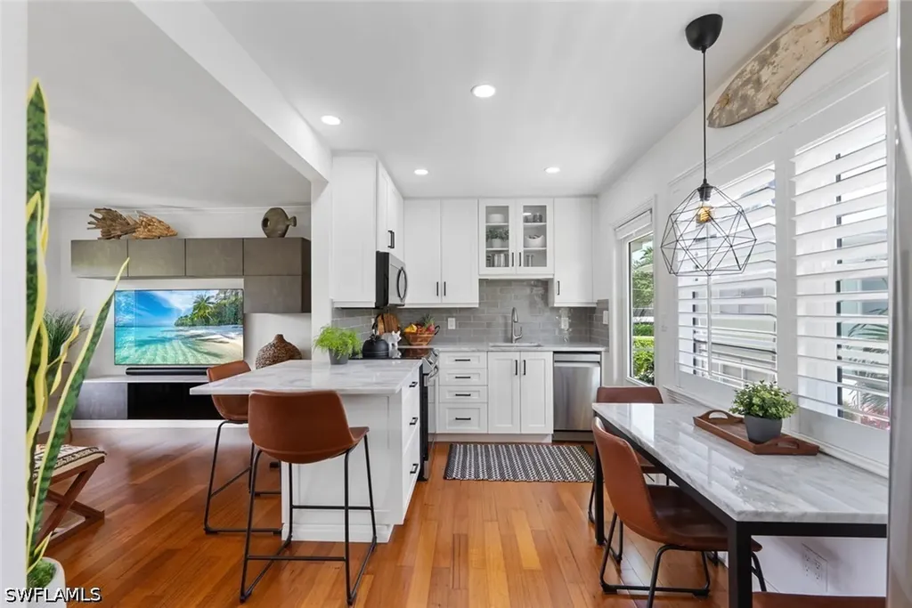 221 8th Avenue S Naples FL 34102