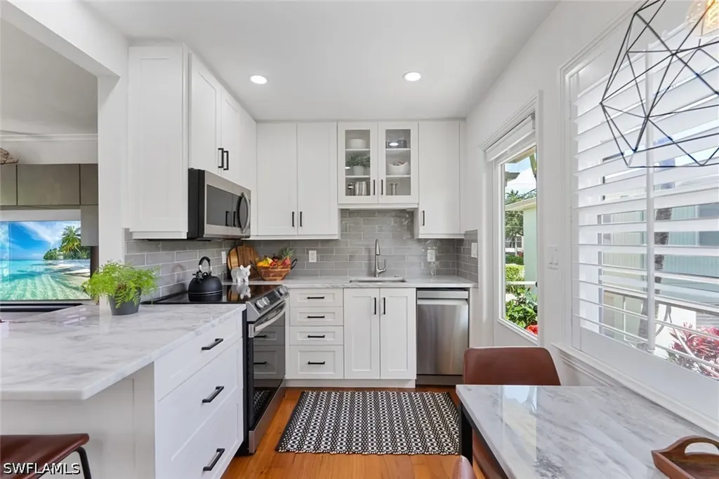 221 8th Avenue S Naples FL 34102