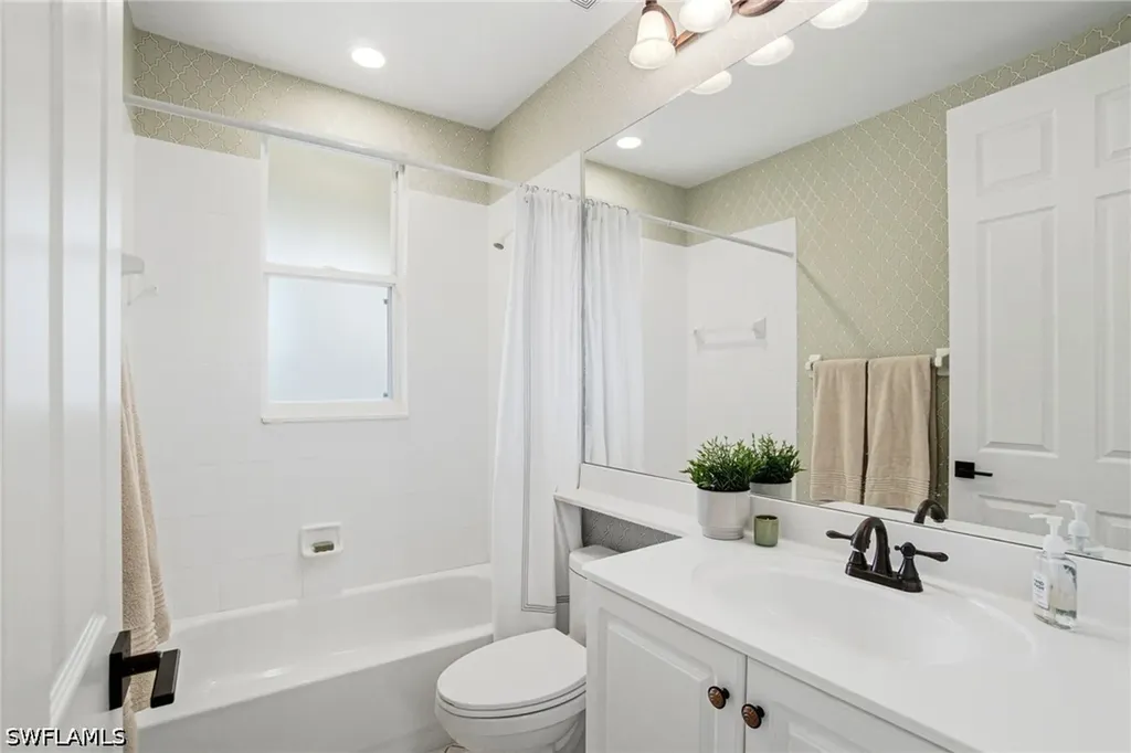 1835 Les Chateaux Boulevard Naples FL 34109