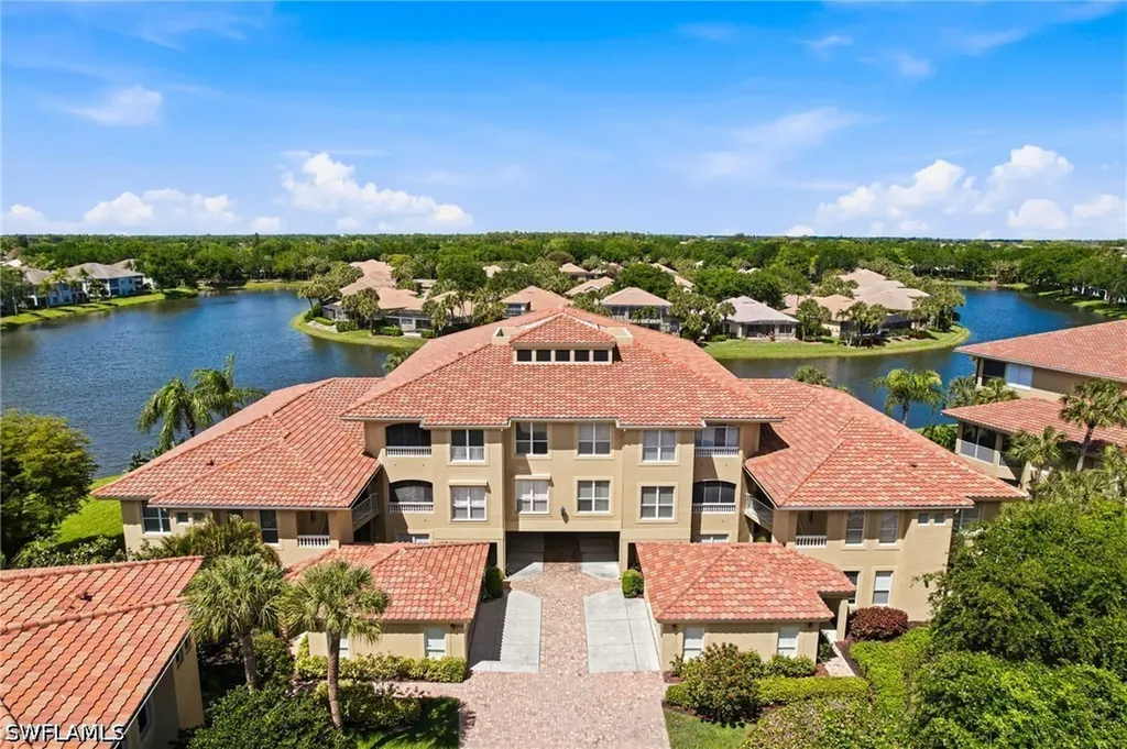 1835 Les Chateaux Boulevard Naples FL 34109