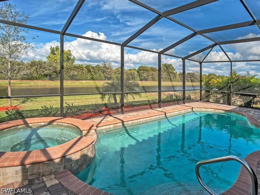 2850 Aviamar Circle Naples FL 34114