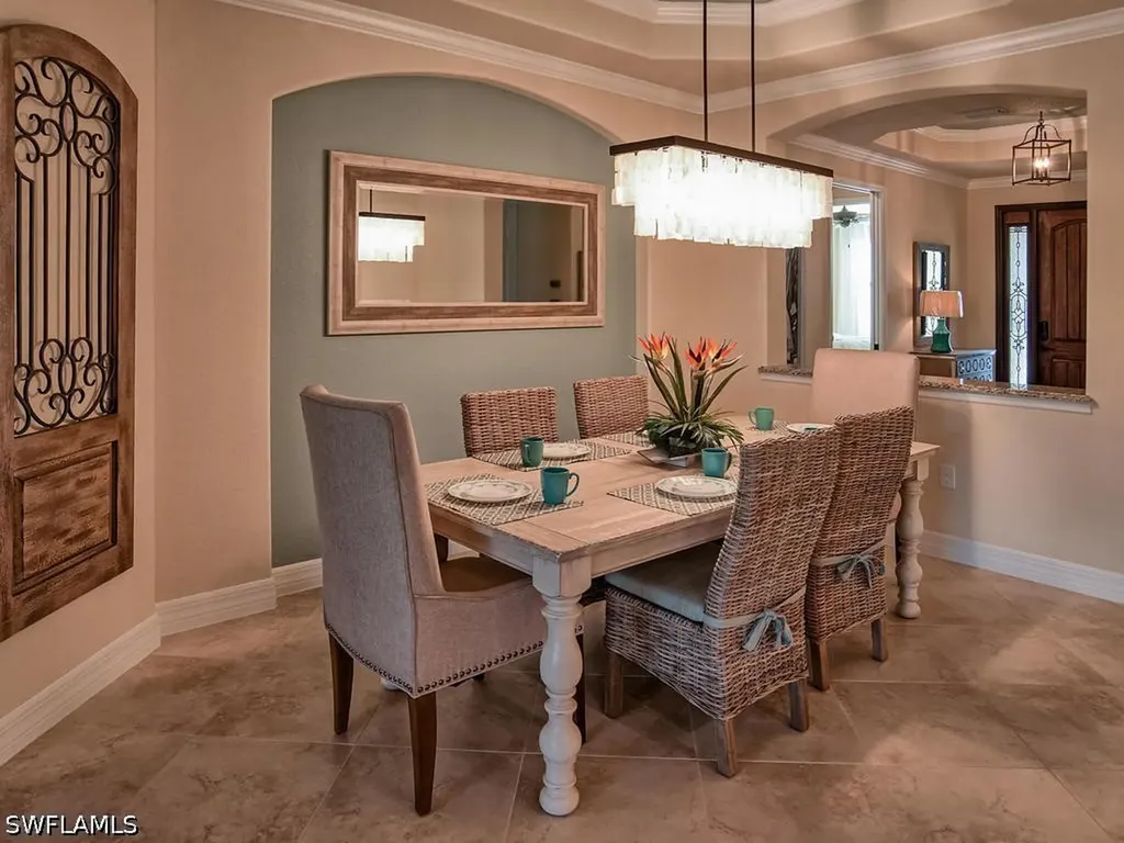 2850 Aviamar Circle Naples FL 34114