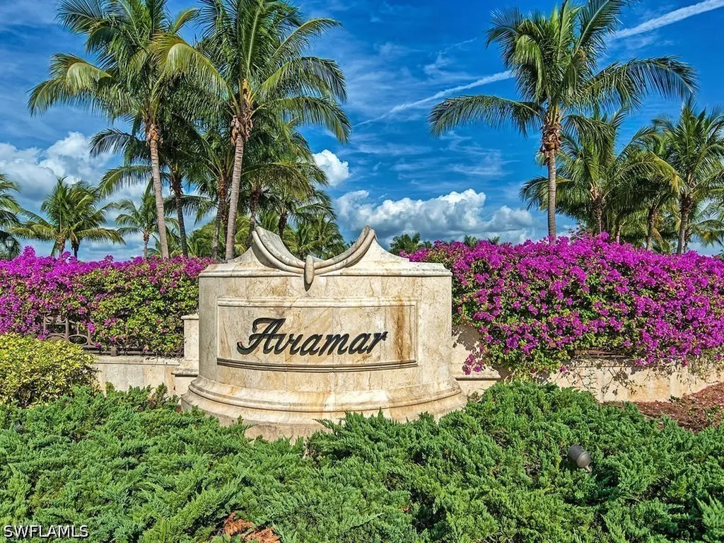 2850 Aviamar Circle Naples FL 34114