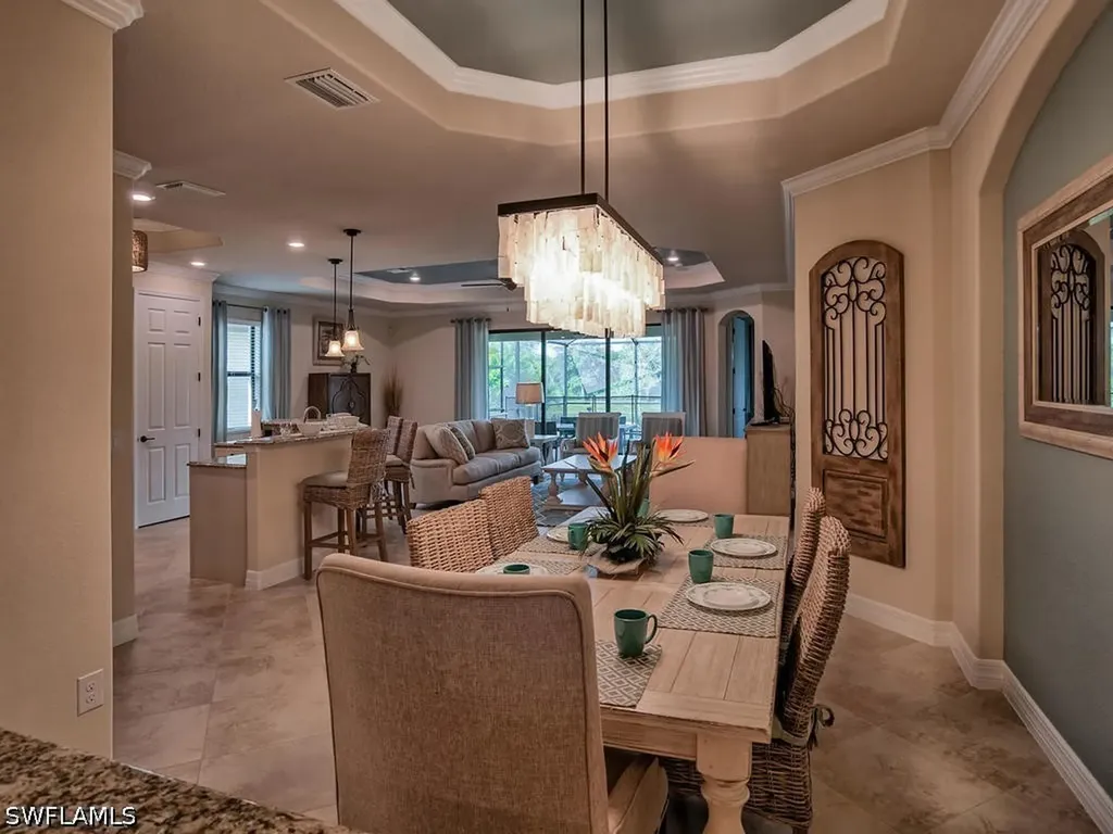 2850 Aviamar Circle Naples FL 34114