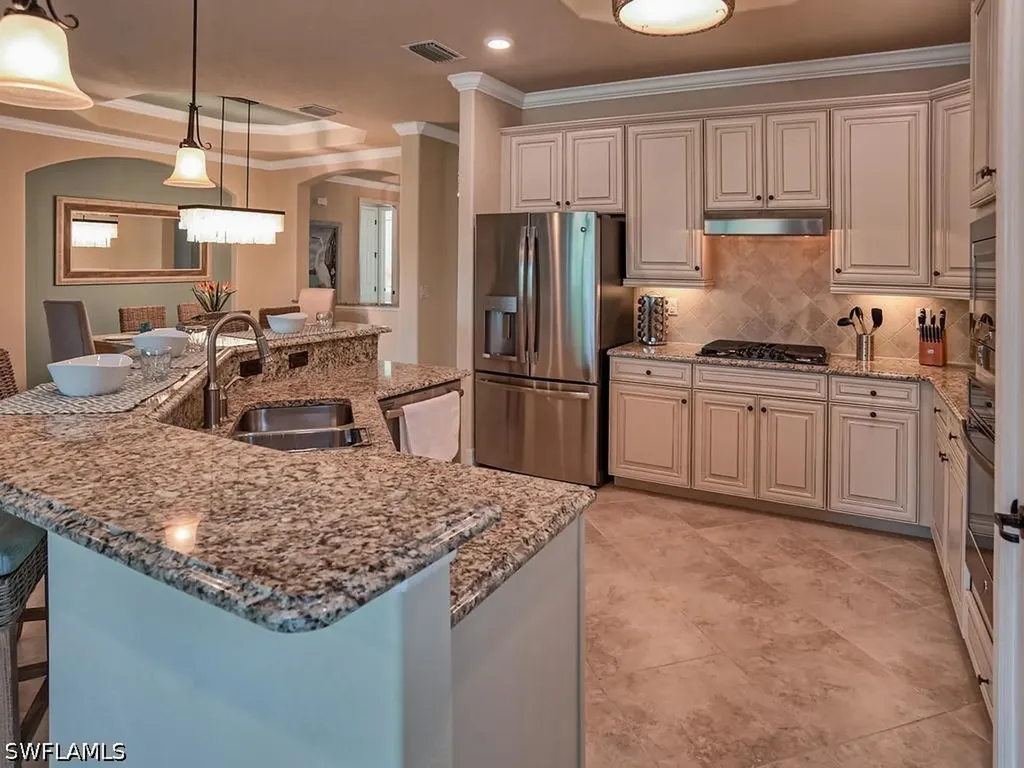 2850 Aviamar Circle Naples FL 34114