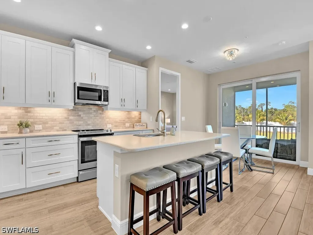 2561 Seychelles Drive Naples FL 34112