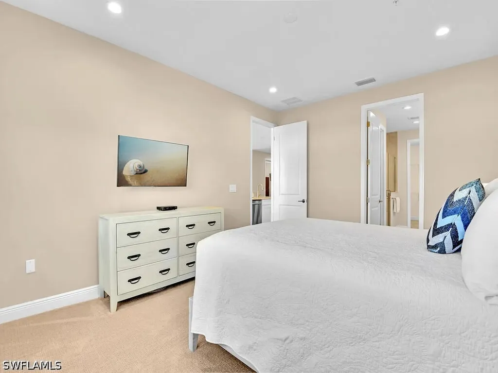 2561 Seychelles Drive Naples FL 34112